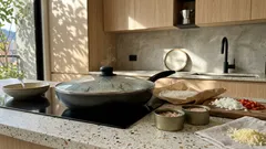 Tarta de atún en sartén sin horno: lista en 30 minutos y con ingredientes básicos