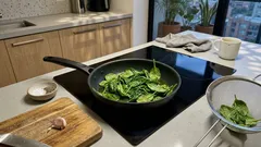 Cómo cocinar espinaca para que quede verde y con más nutrientes