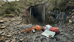 Cuatro días bajo tierra: el rescate de Poroto en una mina abandonada y el peligro que pocos ven
