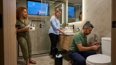 Bidet o ducha higiénica: 2 alternativas al papel higiénico que sí se sienten más limpias