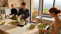 El método rápido para que el brócoli quede firme y sin olor fuerte (y por qué hervirlo suele fallar)