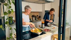 El secreto para unas albóndigas jugosas sin tomate: salsa de zanahoria y un truco casero