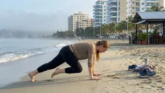 Rutina en la playa de 20 minutos para entrenar sin gimnasio y seguir de vacaciones