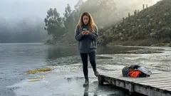 Así rescataron a un ciervo atrapado en el hielo y la lección clave de seguridad