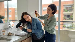 Cómo lograr ondas desarmadas con aire noventero: el truco sencillo para un acabado natural en 2026