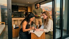 Uñas negras en verano 2026: el detalle que las vuelve ligeras y elegantes